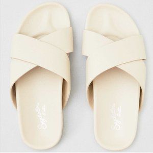 *RESERVED* NWT Seychelles Leather Slides